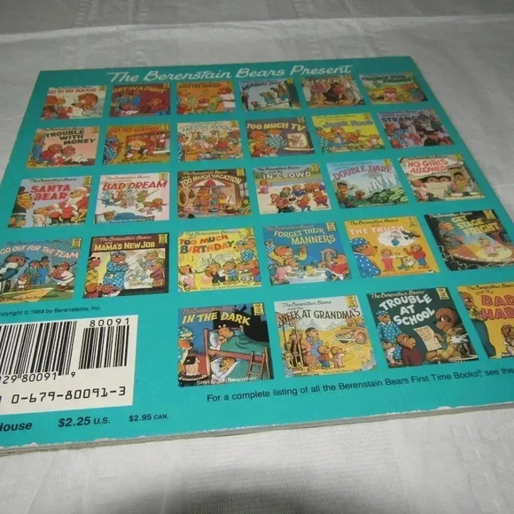The Berenstain Bears TRICK OR TREAT Color Illustrated Paperback Learning to Read - Picture 2 of 4